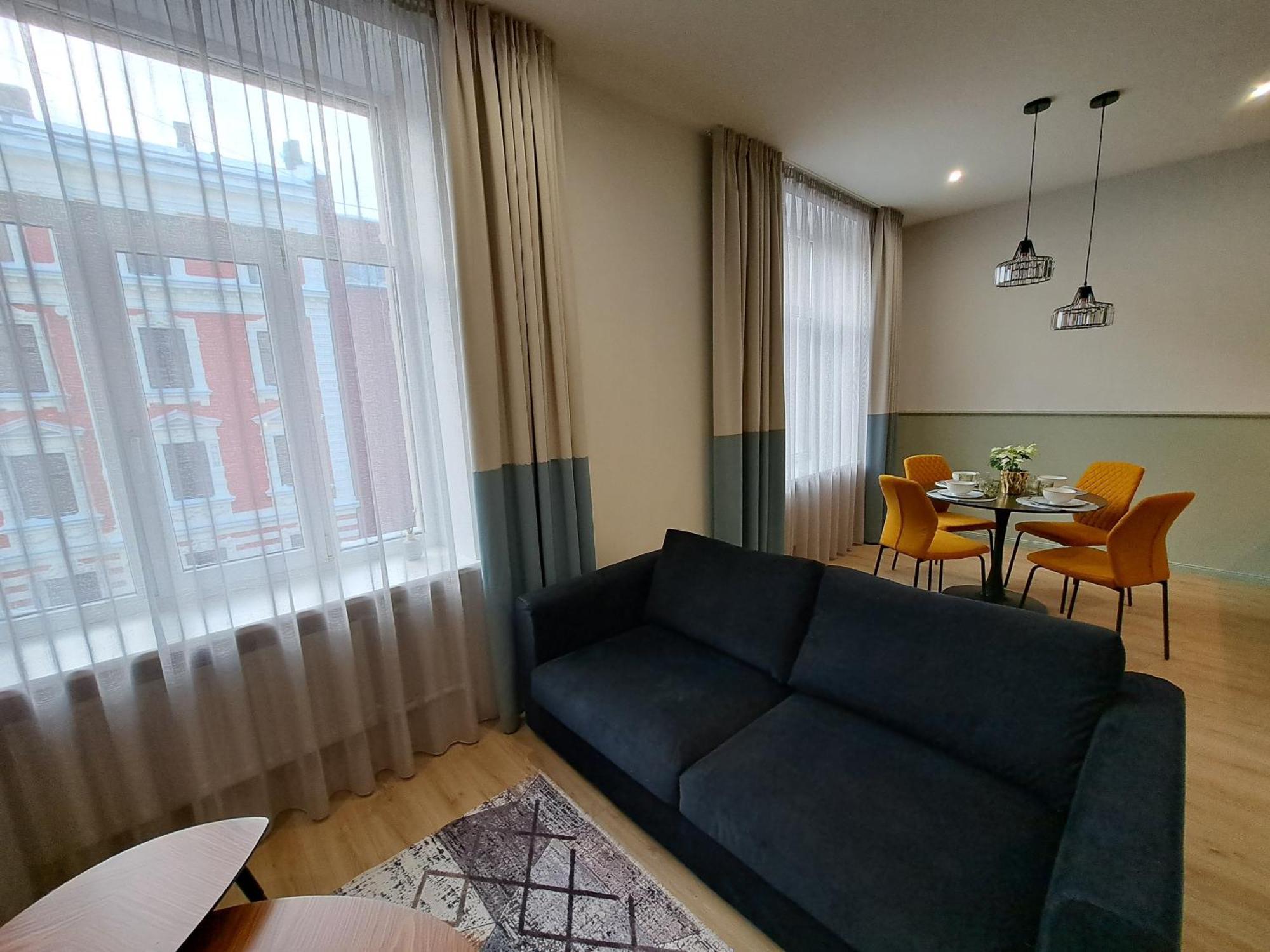 Golden Palms Apartment In The City Centre ريغا المظهر الخارجي الصورة